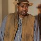 Mykelti Williamson Wear Brown Vest In Justified