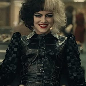 Emma Stone Wearing Black Jacket In Cruella 2021 Film