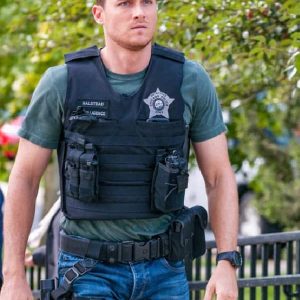 Jesse Lee Soffer Wearing Black Tactical Vest In Chicago P.D. as Jay Halstead