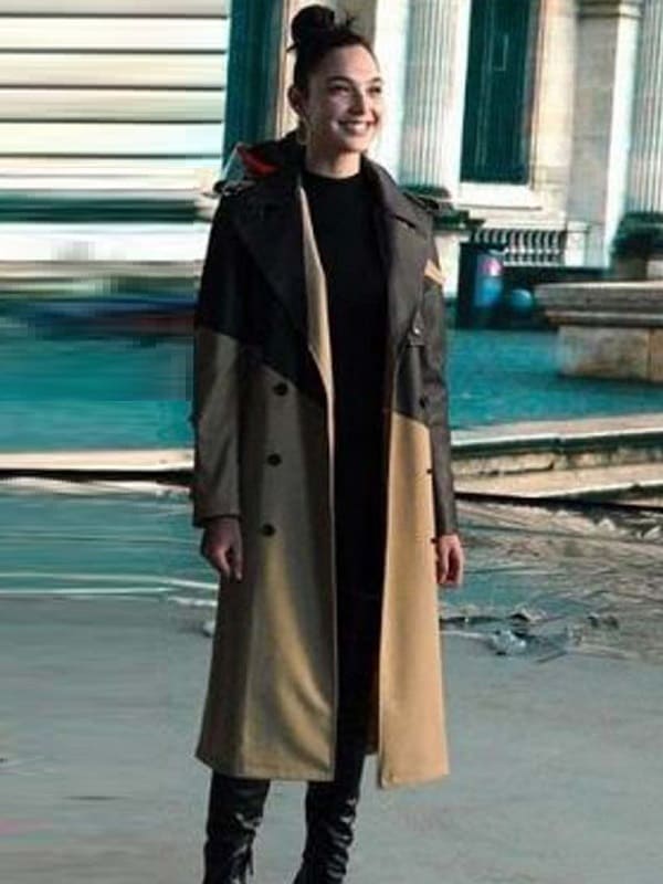 Gal Gadot Wearing Trench Leather Coat In Red Notice - filmstarjacket