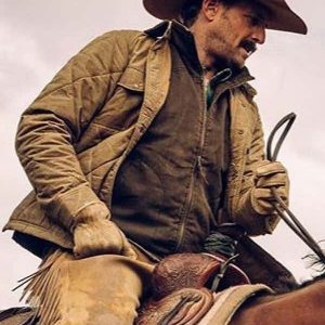 Actor Josh Lucas Wearing Brown Jacket In Yellowstone as John Dutton